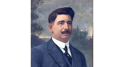 Albino Sousa Cruz (1870-1966). Natural de Santo Tirso, com apenas 15 anos emigrou para o Brasil onde fez grande fortuna na indústria de cigarros enrolados em papel, novidade para a época. Foi presidente do Real Gabinete Português de Leitura (1919-1962) e da Federação das Associações Portuguesas no Brasil (1941-1962).