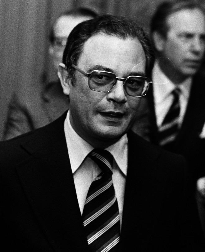 Ernesto Melo Antunes na tomada de posse do IV Governo Provisório (19 de setembro de 1975)