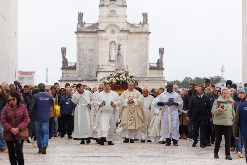Fiéis reunidos na celebração de 8 de Dezembro em Vila Viçosa.